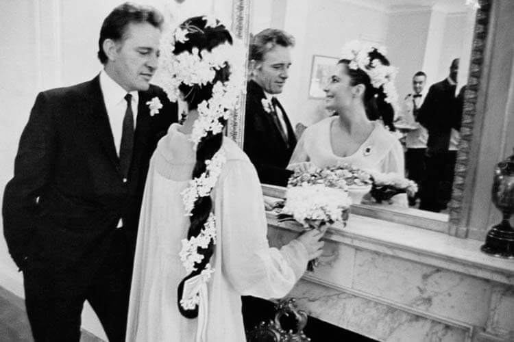 ​1964 - Elizabeth Taylor And Richard Burton